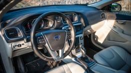 Volvo V40 II Ocean Race 1.6 D2 115 KM - galeria redakcyjna - pełny panel przedni