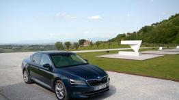 Skoda Superb III Sedan - galeria redakcyjna - widok z przodu