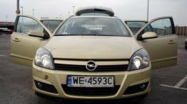 Opel Astra H Kombi 1.9 CDTI ECOTEC 120KM - galeria redakcyjna - widok z przodu