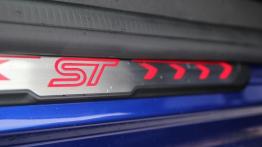 Ford Fiesta ST2 1.6 EcoBoost - galeria redakcyjna - listwa progowa