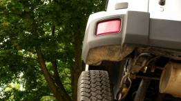 Jeep Wrangler III Unlimited Facelifting 2.8 DOHC I-4 Turbo CRD 200KM - galeria redakcyjna 2 - tył - 