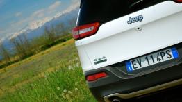 Jeep Cherokee V 2.0 TD 170KM - galeria redakcyjna - tył - reflektory wyłączone
