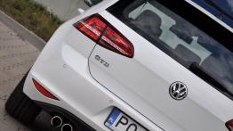 Volkswagen Golf VII GTD 5d 2.0 TDI-CR 184KM - galeria redakcyjna - tył - inne ujęcie