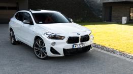BMW X2 M35i 2.0 306 KM - galeria redakcyjna - widok z przodu