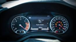 Jeep Renegade Trailhawk MultiJet - galeria redakcyjna - zestaw wskaźników