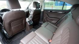 Skoda Superb L&K 2.0 TDI 150 KM - galeria redakcyjna - tylna kanapa
