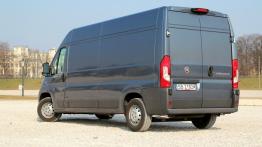 Fiat Ducato III Furgon Facelifting - galeria redakcyjna - widok z tyłu