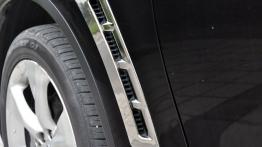 Infiniti FX II Crossover Facelifting 5.0 V8 390KM - galeria redakcyjna - wlot powietrza