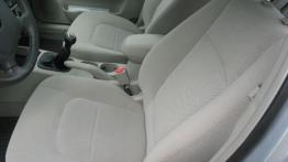 Kia Cerato Sedan 2.0 CRDi 112KM - galeria redakcyjna - fotel kierowcy, widok z przodu