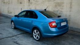 Skoda Rapid Liftback 1.6 TDI 105KM - galeria redakcyjna - lewy bok