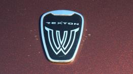 SsangYong Rexton W D20DTR 155KM - galeria redakcyjna - emblemat boczny