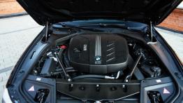 BMW Seria 5 F10-F11 Touring 520d 184KM - galeria redakcyjna - maska otwarta