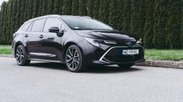 Toyota Corolla 2.0 Hybrid Dynamic Force 180 KM - galeria redakcyjna - widok z przodu
