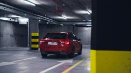 Skoda Superb 2.0 TSI 220 KM Sportline - galeria redakcyjna - widok z tyłu