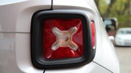 Jeep Renegade - galeria redakcyjna - prawy tylny reflektor - wyłączony