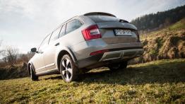 Skoda Octavia III Scout 2.0 TDI 150KM - galeria redakcyjna - widok z tyłu