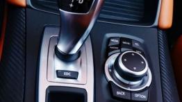 BMW X5 E70 M SUV 4.4 V8 555KM - galeria redakcyjna - tunel środkowy między fotelami