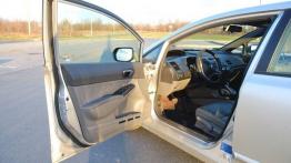 Honda Civic VII Sedan 1.3 IMA 83KM - galeria redakcyjna - widok ogólny wnętrza z przodu
