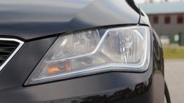 Seat Toledo IV 1.4 TSI 122KM - galeria redakcyjna - lewy przedni reflektor - wyłączony