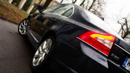 Volvo S80 II Sedan 2.4 D5 215KM - galeria redakcyjna - tył - inne ujęcie