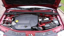 Dacia Logan 1.5 dCi Laureate - galeria redakcyjna - silnik
