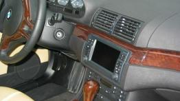 BMW 330 Cd - galeria redakcyjna - konsola środkowa