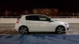 Peugeot 308 1.2 PureTech 130 KM - galeria redakcyjna - prawy bok