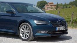 Skoda Superb III Sedan - galeria redakcyjna - przód - inne ujęcie