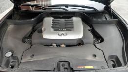 Infiniti FX II Crossover Facelifting 5.0 V8 390KM - galeria redakcyjna - maska otwarta