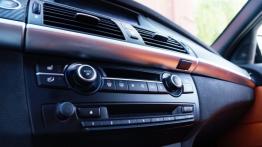 BMW X5 E70 M SUV 4.4 V8 555KM - galeria redakcyjna - konsola środkowa