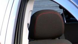 Opel Corsa D Hatchback 1.3 CDTI ECOTEC 90KM - galeria redakcyjna - zagłówek na fotelu pasażera, wido