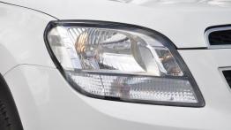 Chevrolet Orlando Minivan 2.0D 130KM - galeria redakcyjna - prawy przedni reflektor - włączony