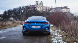 BMW M850i 530 KM - galeria redakcyjna - widok z tyłu