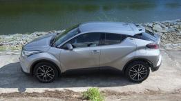 Toyota C-HR 1.2 Turbo 116 KM - galeria redakcyjna - widok z góry