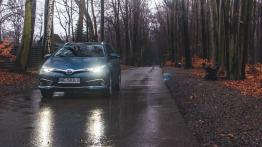 Toyota Auris Touring Sports Hybrid - galeria redakcyjna - widok z przodu