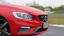 Volvo S60 II Facelifting 2.0 T6 Drive-E 306 KM - galeria redakcyjna - przód - inne ujęcie