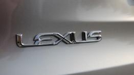 Lexus NX 200t 238KM - galeria redakcyjna - emblemat