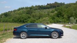 Skoda Superb III Sedan - galeria redakcyjna - prawy bok