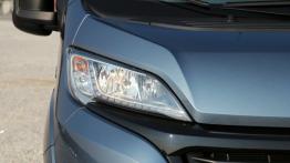 Fiat Ducato III Furgon Facelifting - galeria redakcyjna - prawy przedni reflektor - włączony