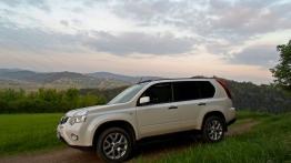 Nissan X-Trail II Terenowy 2.0 dCi 150KM - galeria redakcyjna - lewy bok