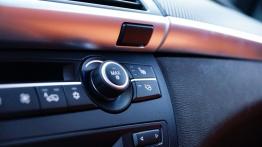 BMW X5 E70 M SUV 4.4 V8 555KM - galeria redakcyjna - panel sterowania wentylacją i nawiewem