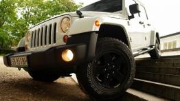 Jeep Wrangler III Unlimited Facelifting 2.8 DOHC I-4 Turbo CRD 200KM - galeria redakcyjna 2 - widok 
