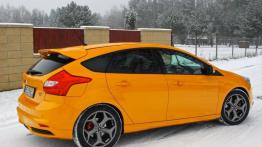 Ford Focus III Hatchback 5d 2.0 EcoBoost 250KM - galeria redakcyjna - prawy bok