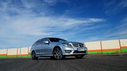 Mercedes Klasa C W204 Kombi T204 Facelifting 180 BlueEFFICIENCY 156KM - galeria redakcyjna - widok z