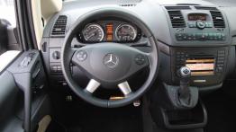Mercedes Viano Facelifting 3.0 CDI - galeria redakcyjna - kokpit