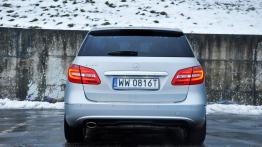 Mercedes Klasa B W246 Sports Tourer 180 BlueEFFICIENCY 122KM - galeria redakcyjna - widok z tyłu