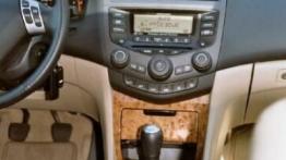 Honda Accord i-CTDi - konsola środkowa