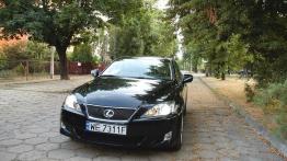 Lexus IS 220d - widok z przodu