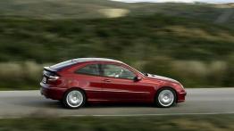 Mercedes Klasa C180K SportCoupé - galeria redakcyjna - prawy bok