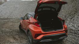 Toyota C-HR 2.0 Hybrid Dynamic Force 184 KM - galeria redakcyjna - ty³ - baga¿nik otwarty
